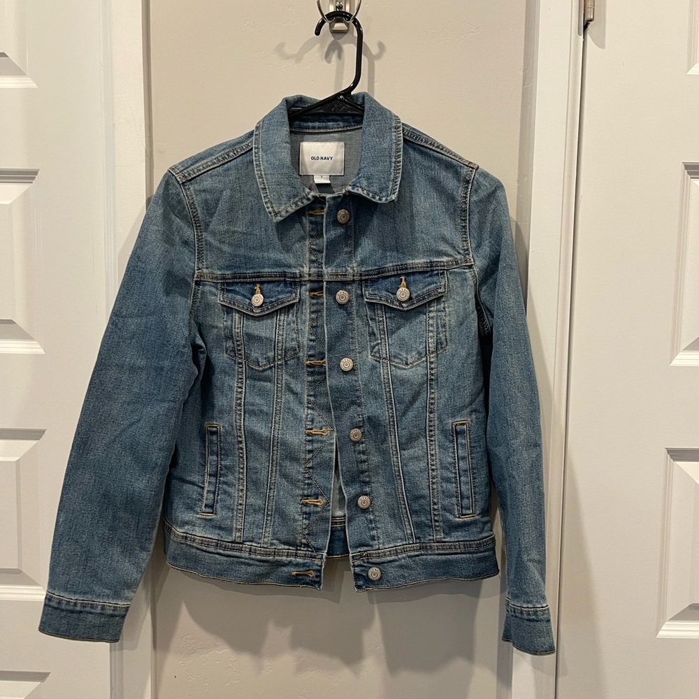 Old Navy Classic women’s denim jacket size small